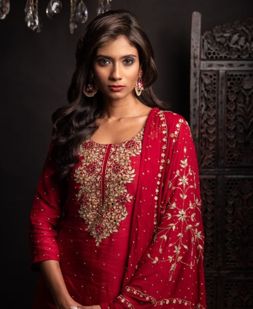 AUBURN RED SHARARA SET main image 0